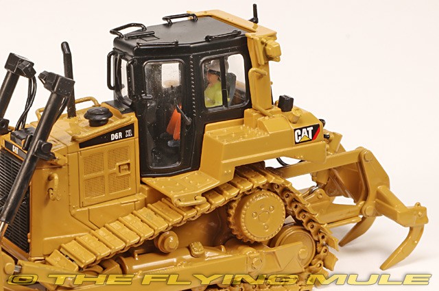 Diecast Masters 1:50 D6 LGP VPAT Bulldozer