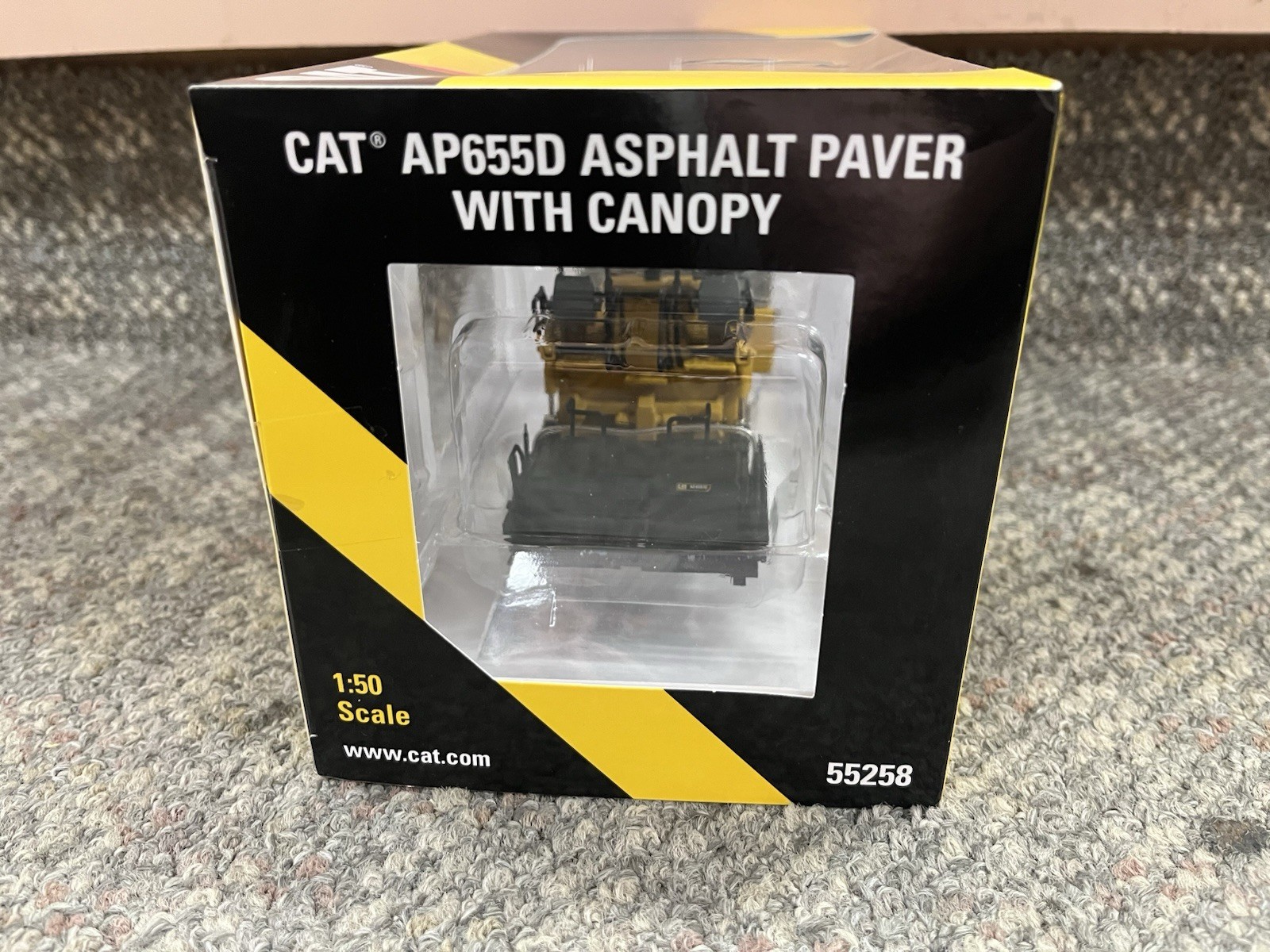 * NORSCOT #55258 1/50 CAT CATERPILLAR AP655D ASPHALT PAVER NEW IN SEALED BOX *ST