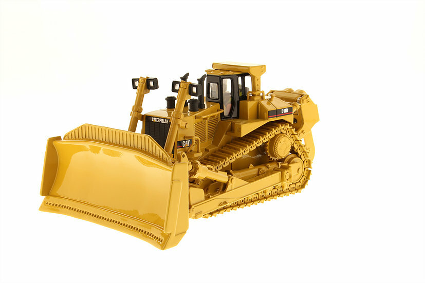 Caterpillar D11R Track Type Tractor 1:50 Scale Model – Diecast Masters 85025C