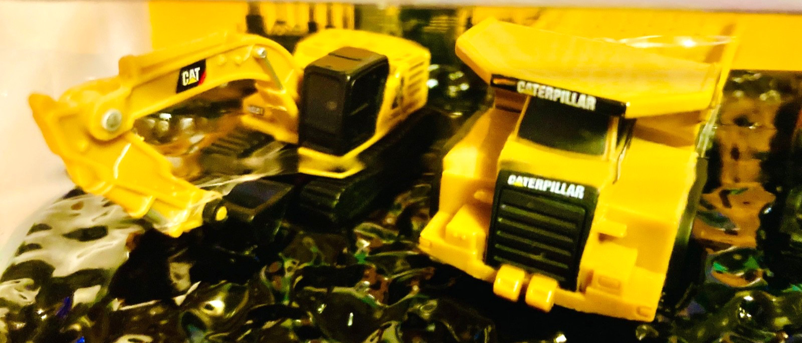 CAT Micro Constructors 4 Piece Die Cast Construction Vehicles Set