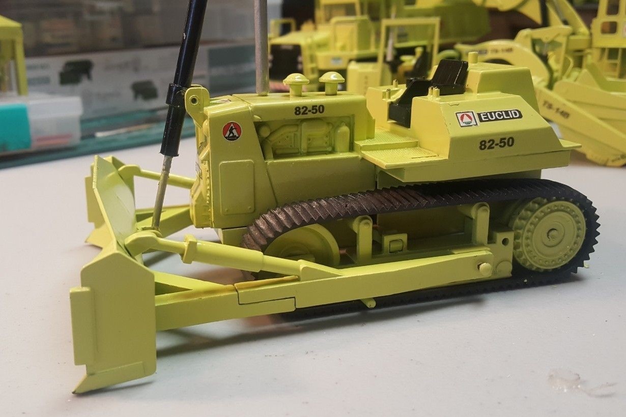 1/40 EUCLID 82-50 Bulldozer in “EUCLID” Colors FREE SHIPPING !!!