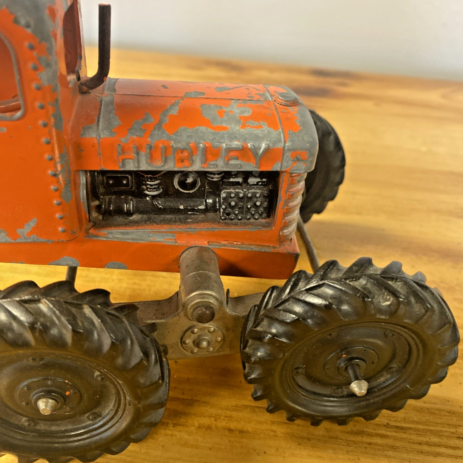 VINTAGE HUBLEY DIESEL STEERABLE ROAD GRADER 12.5″ ORANGE