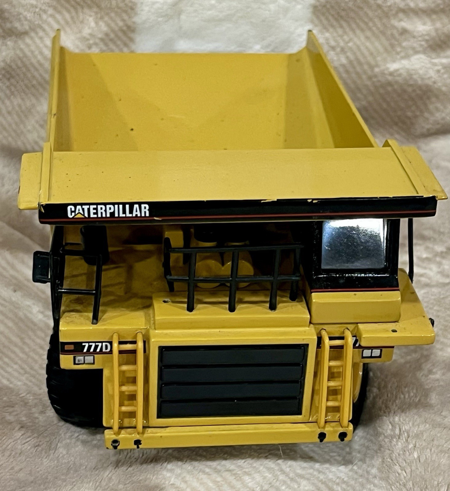 Norscot Caterpillar CAT 777D Off Highway Truck Heavy 2lbs 12oz 8”x 4.5” #8294