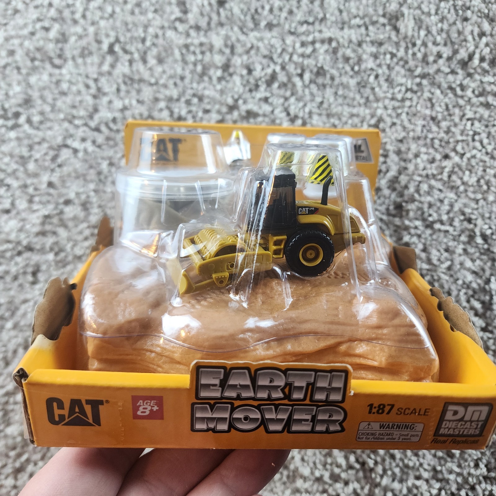 CATERPILLAR 1:87 CAT CP56 Padfoot Drum Vibratory Roller DIECAST MASTERS 84490A