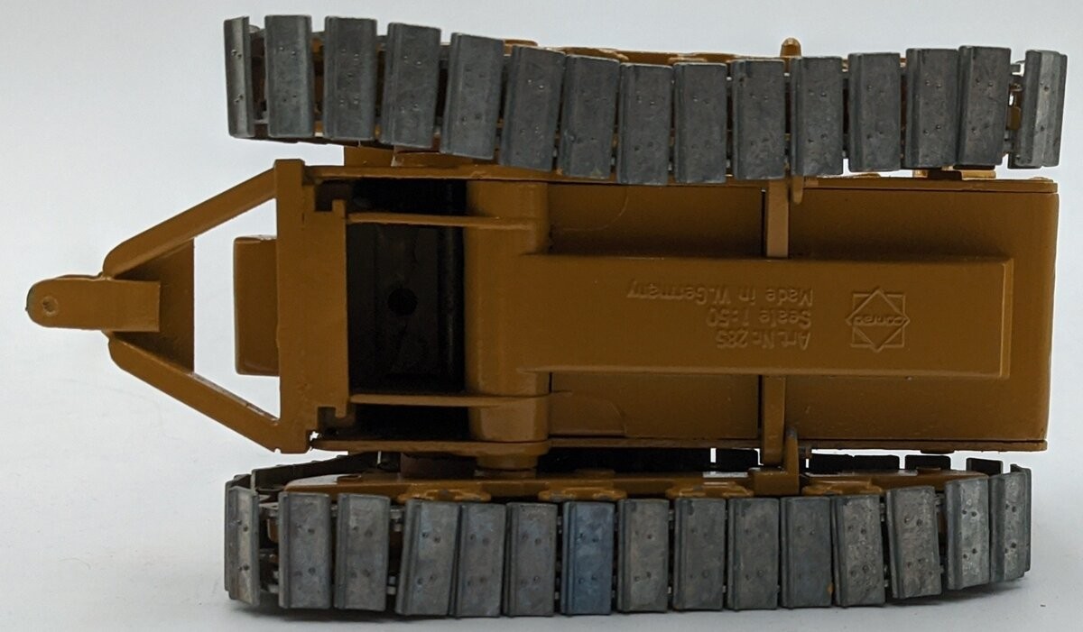 Conrad 1:50 CAT D10 Tractor – Custom Pull Tractor w/Metal Tracks
