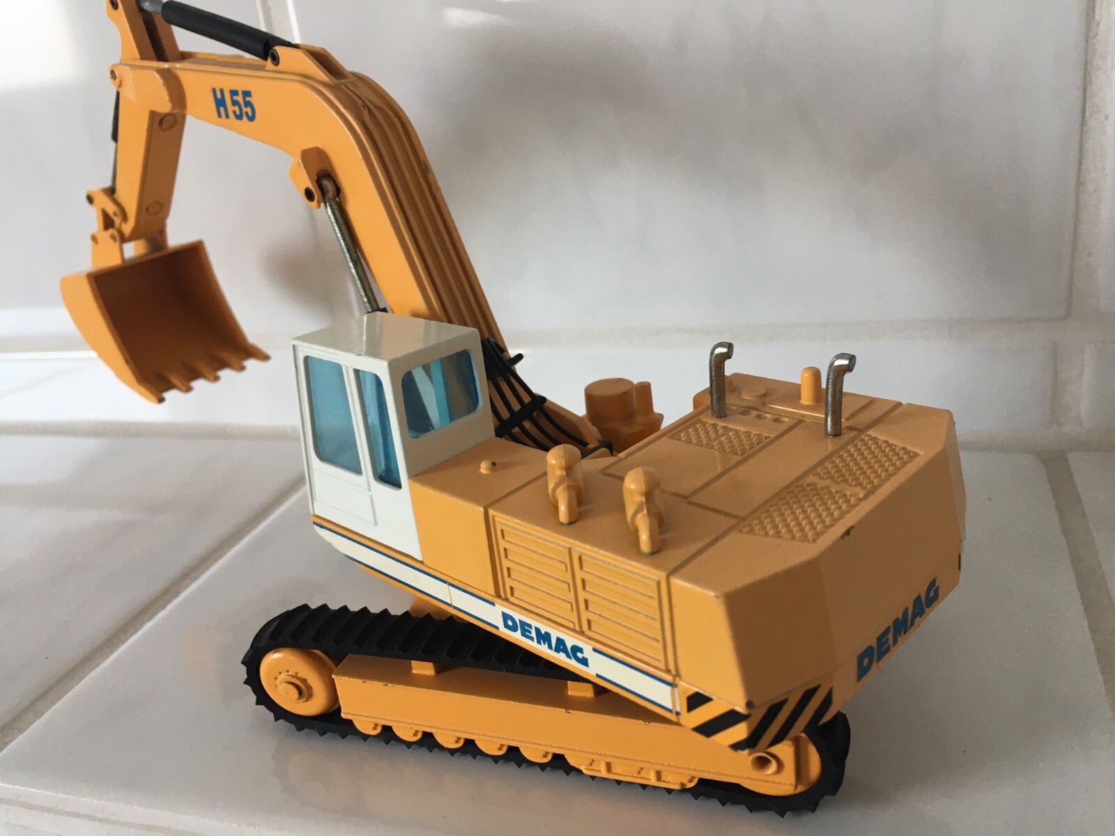 NZG 273 DEMAG H55 Excavator Shovel Type 1 scale 1/50 EXTREMELY RARE