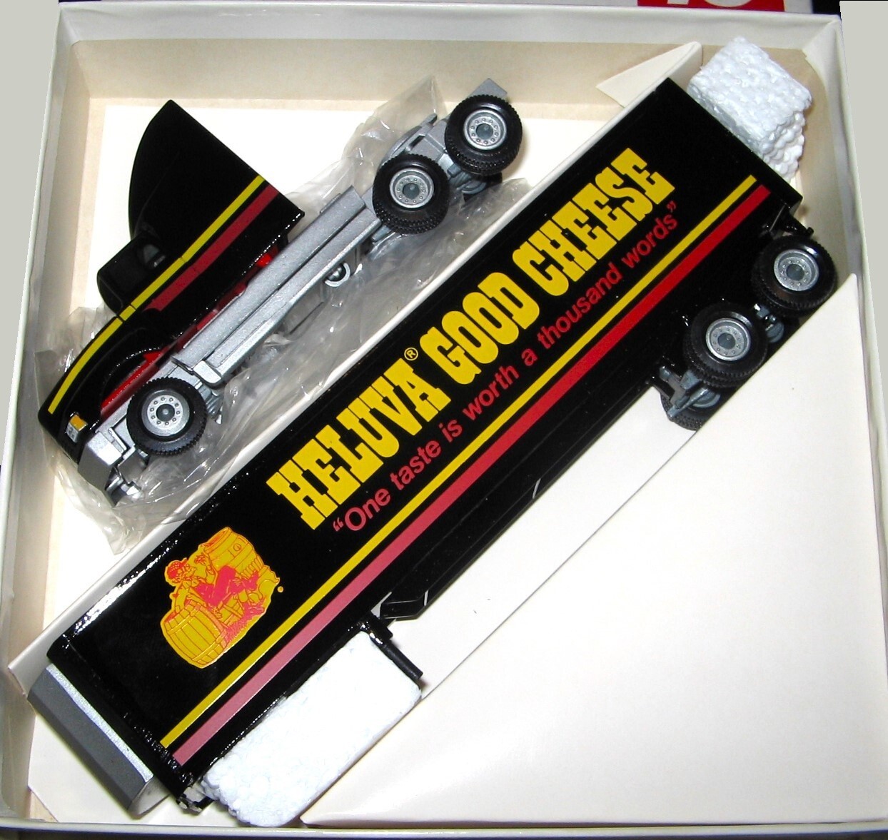 Winross 555 Ford Tractor/Reefer Trailer – Heluva Good Cheese 1/64 Die-cast MIB