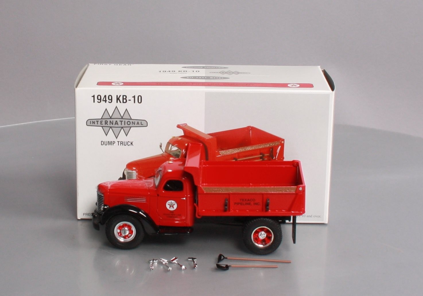 First Gear 19-2728 1:34 Scale Texaco International 1949 KB-10 Dump Truck