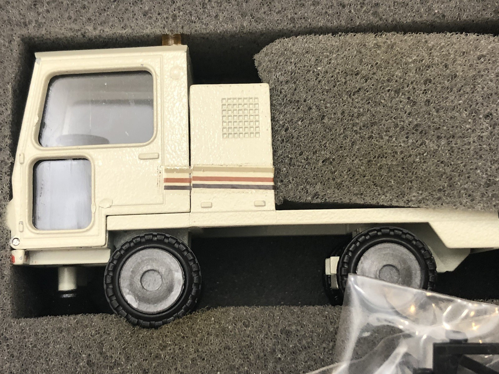 Conrad #5067 Elgin Trailwind Schörling Street Sweeper Truck Model Boxed – 1:50