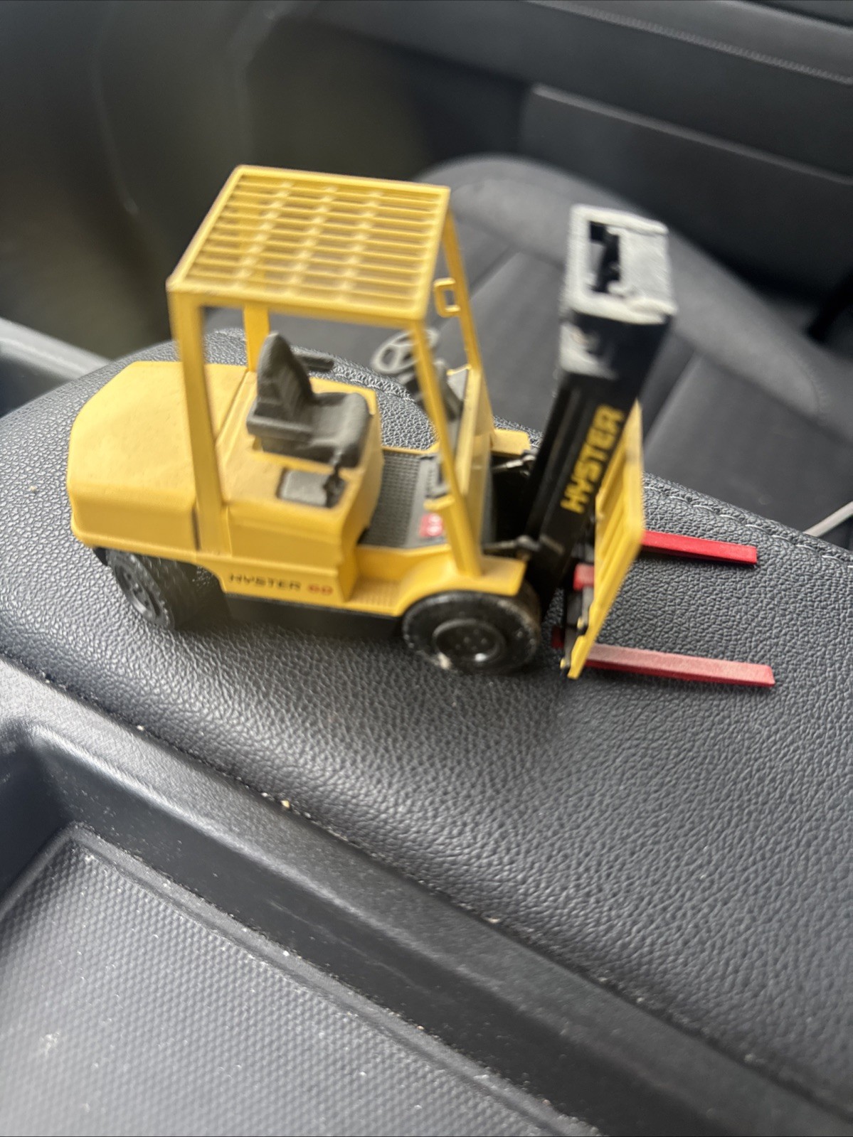 NZG no.382 Diecast Hyster 60 Forklift D1454