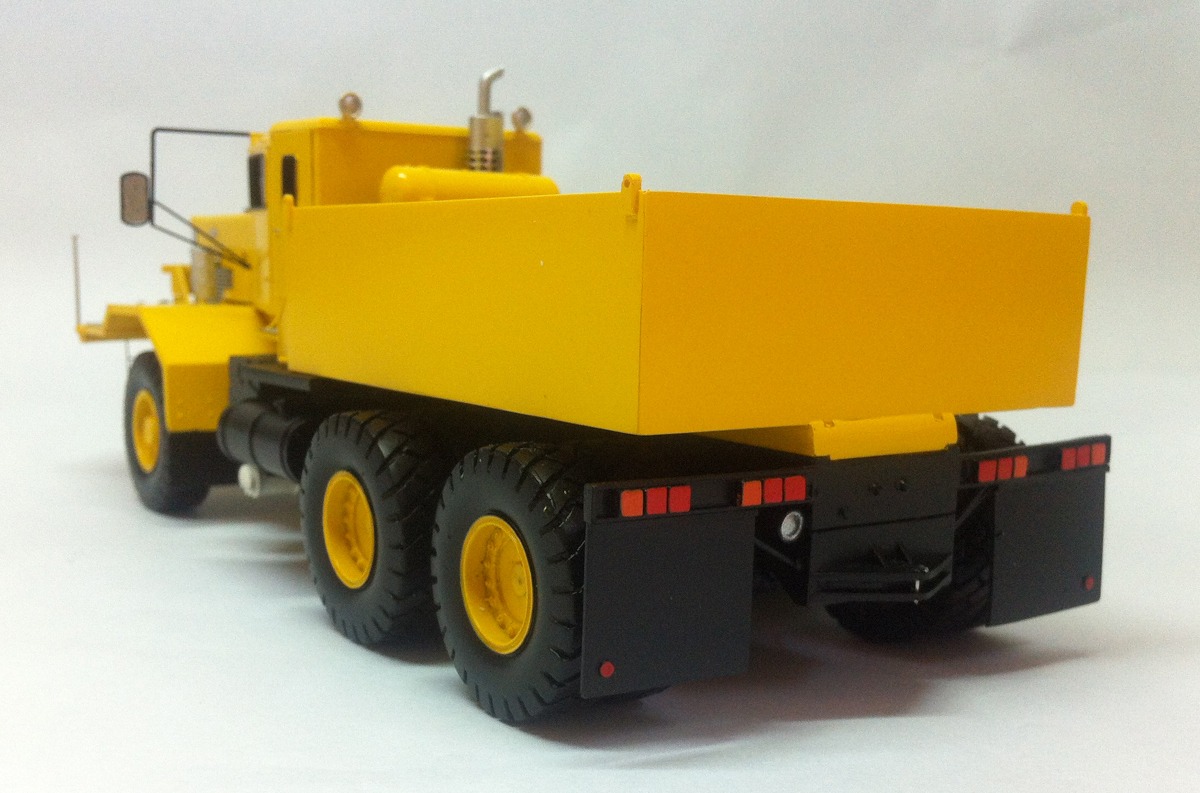 Resin 1/50 Oshkosh J30120 6×4 Prime Mover – Ready Built by Fankit Models