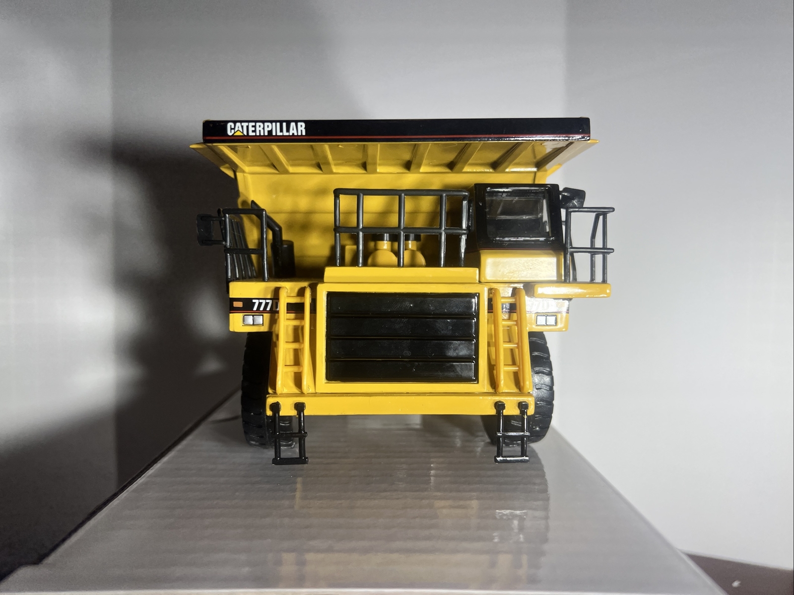 Norscot Caterpillar CAT 777D Off Highway Dump Truck 1:50 #55104 w/ Sealed Box