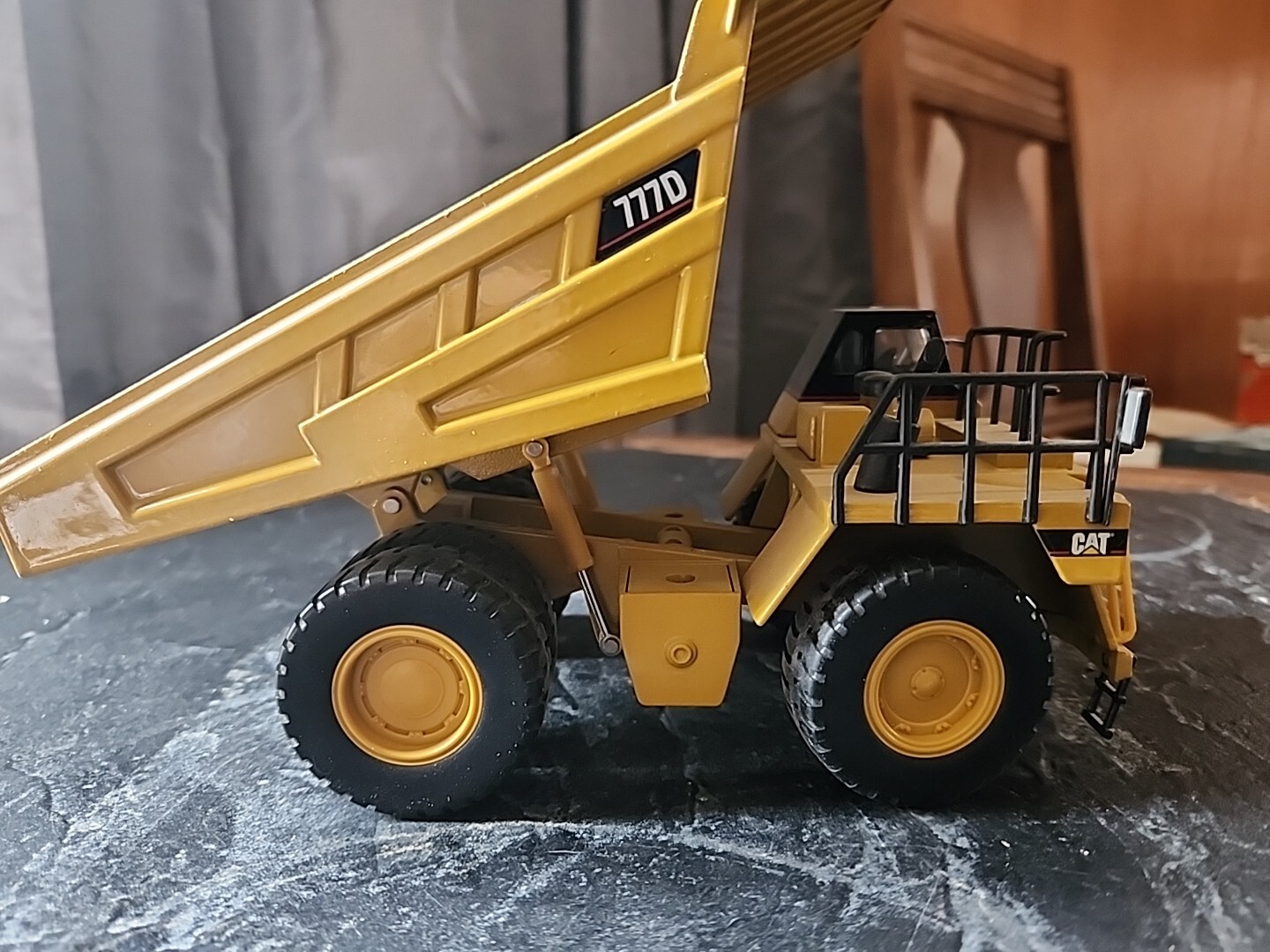 Norscot CAT 777D Off-highway Haul Truck 1:50 Model Mining Quarry Caterpillar