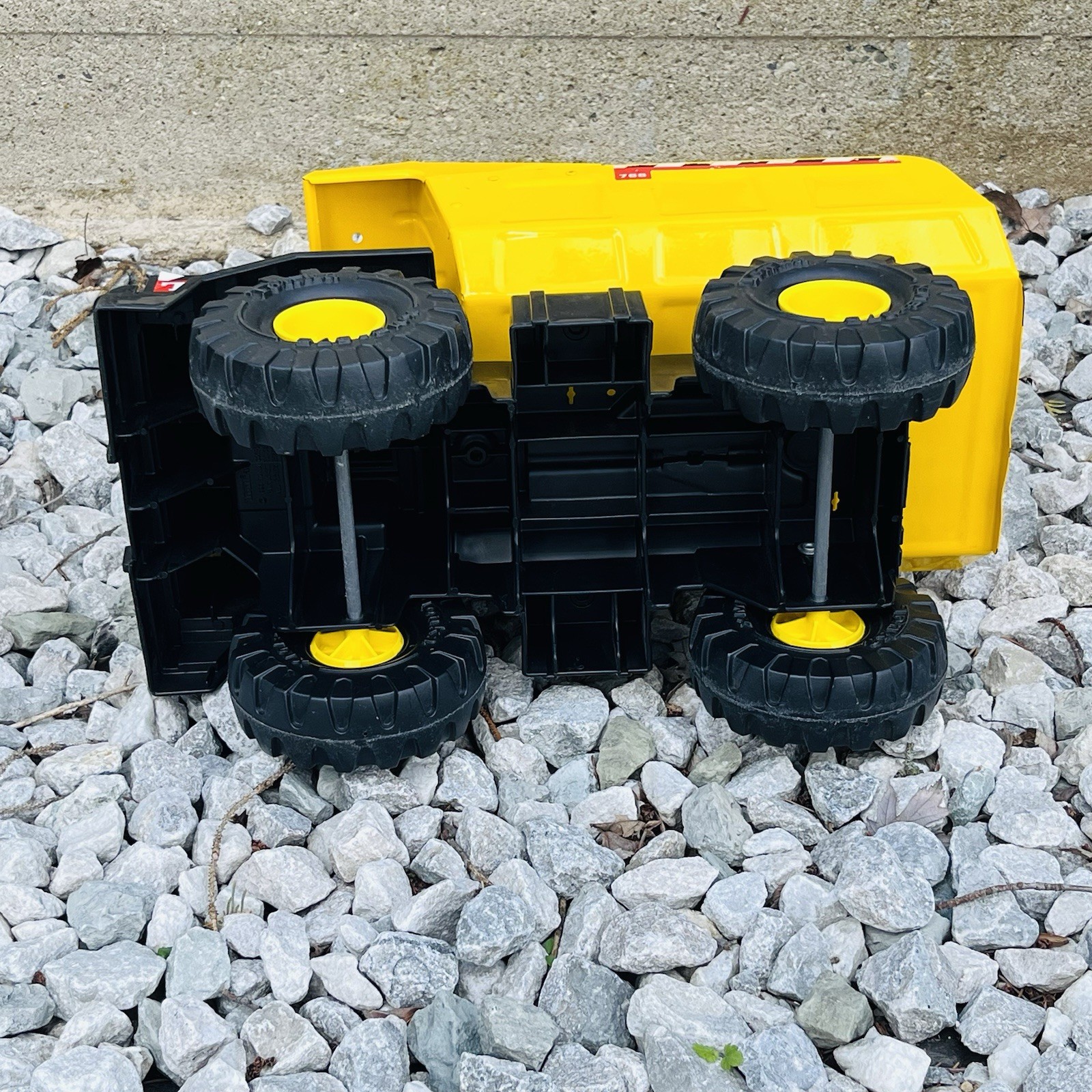 VTG Tonka 1993 Mighty Dump Truck 768 XMB 975 Tires Pressed Steel **FAST SHIP**