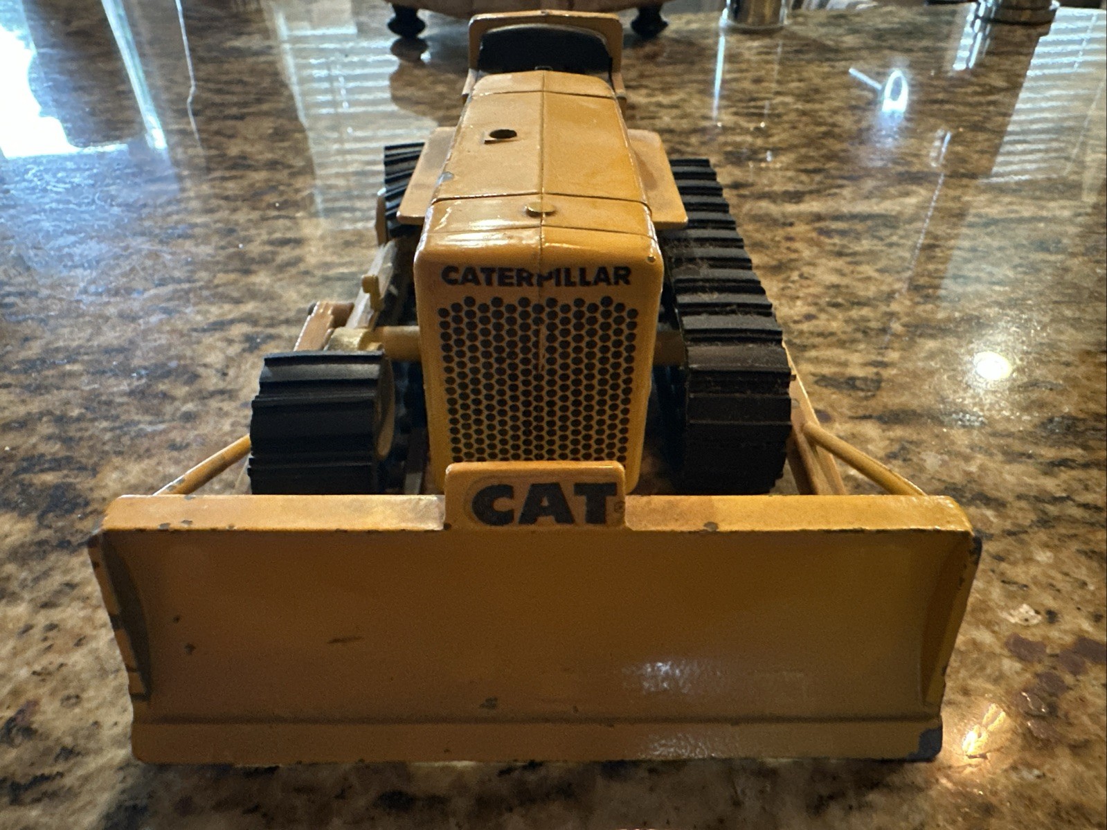 Vintage Ertl Model Toy D6 Caterpillar Metal Bulldozer w/original treads