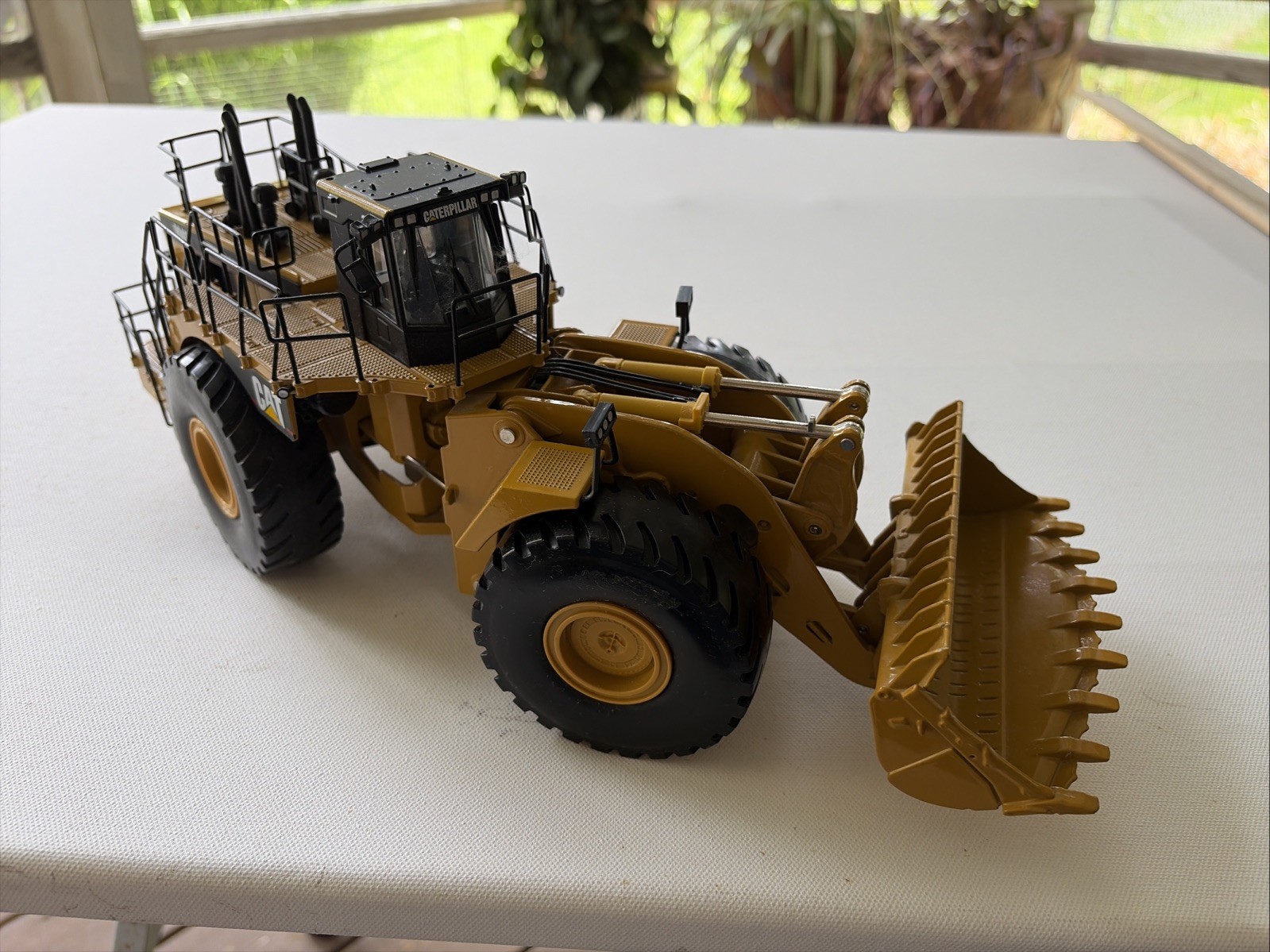 CAT 994F Wheel Loader – Norscot 1:50 BONUS Vintage I ❤️ Caterpillar Sticker