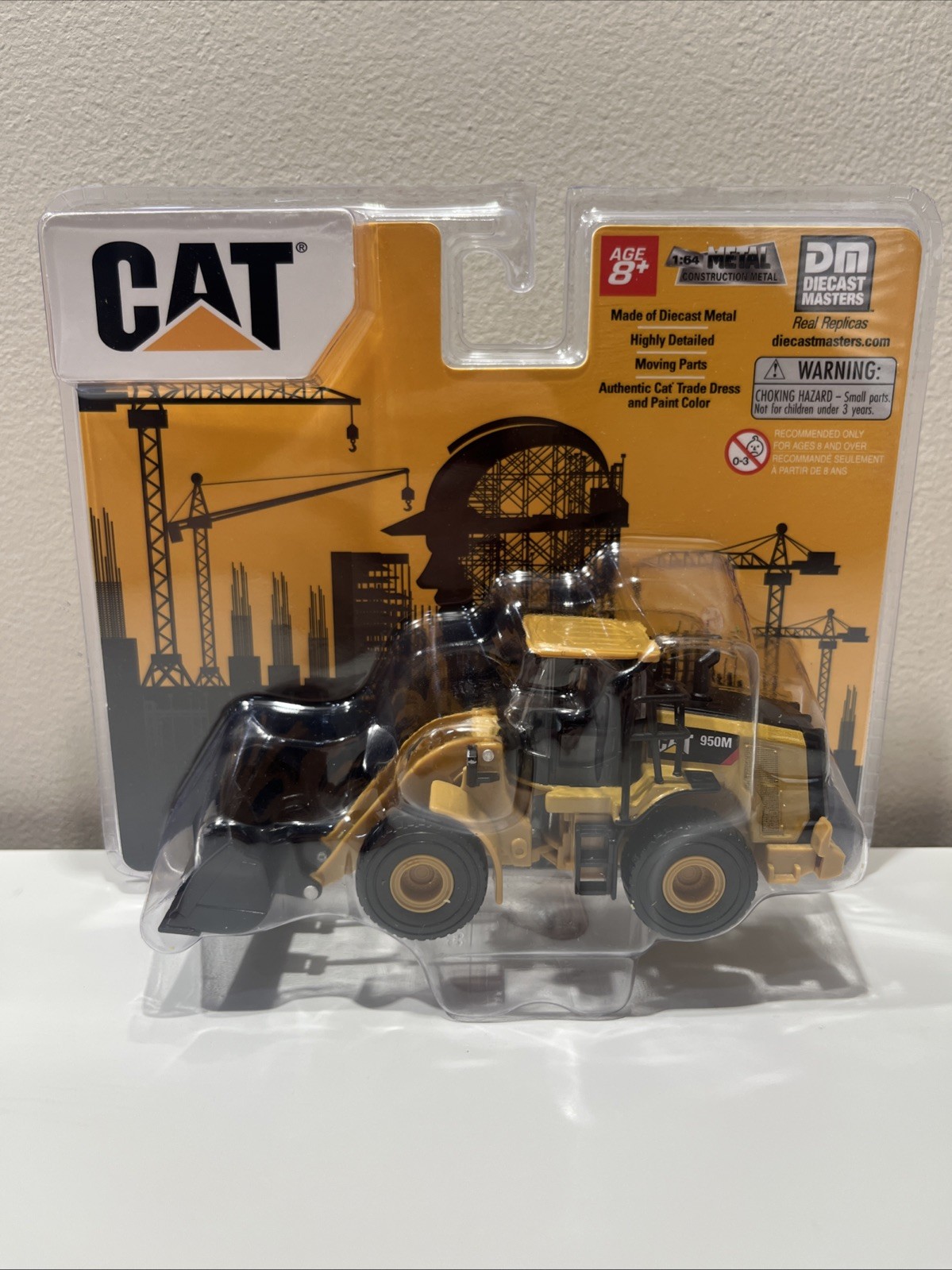 Diecast Masters – 1:64 Scale Cat 950M Wheel Loader E13