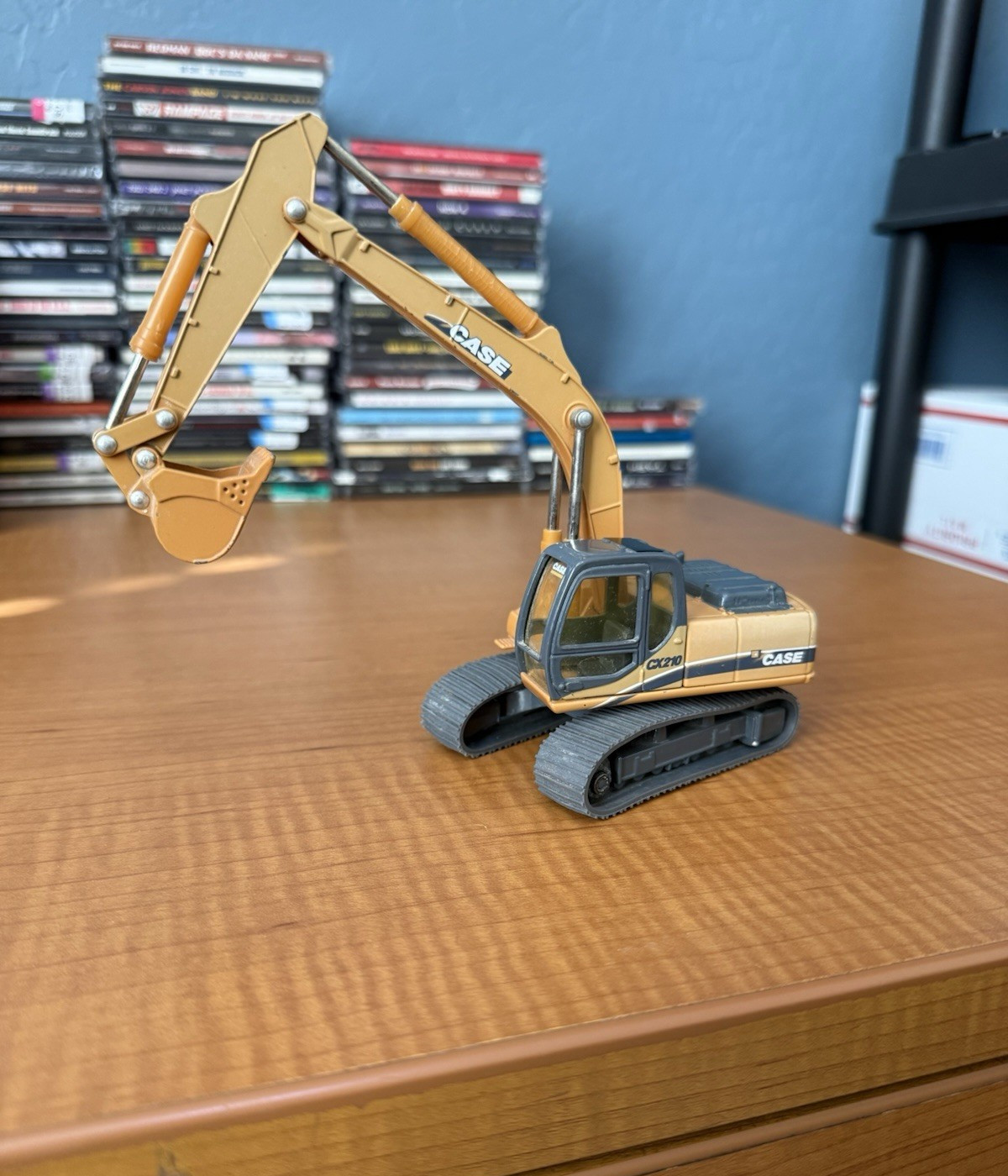 Ertl Case CX210 Excavator 1:50 Scale Die-Cast Construction