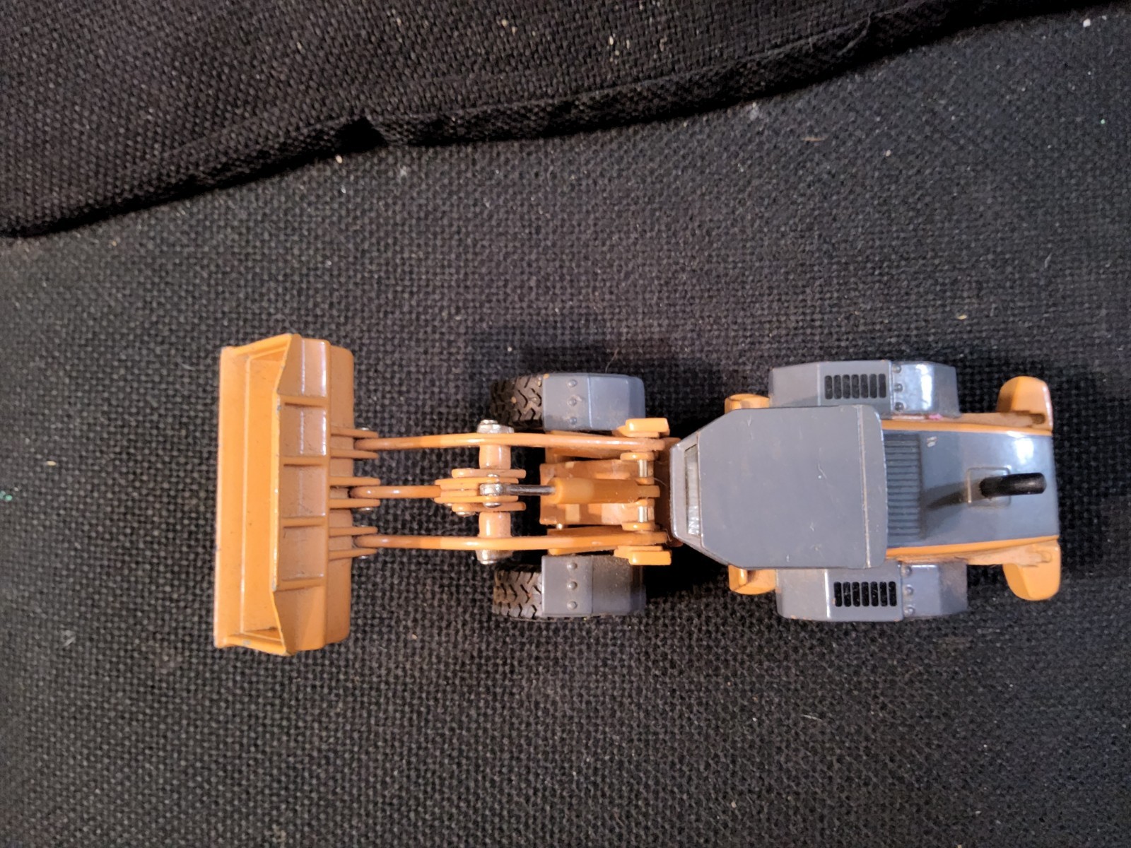 VINTAGE ERTL DIE CAST: CASE FRONT WHEEL LOADER 621D